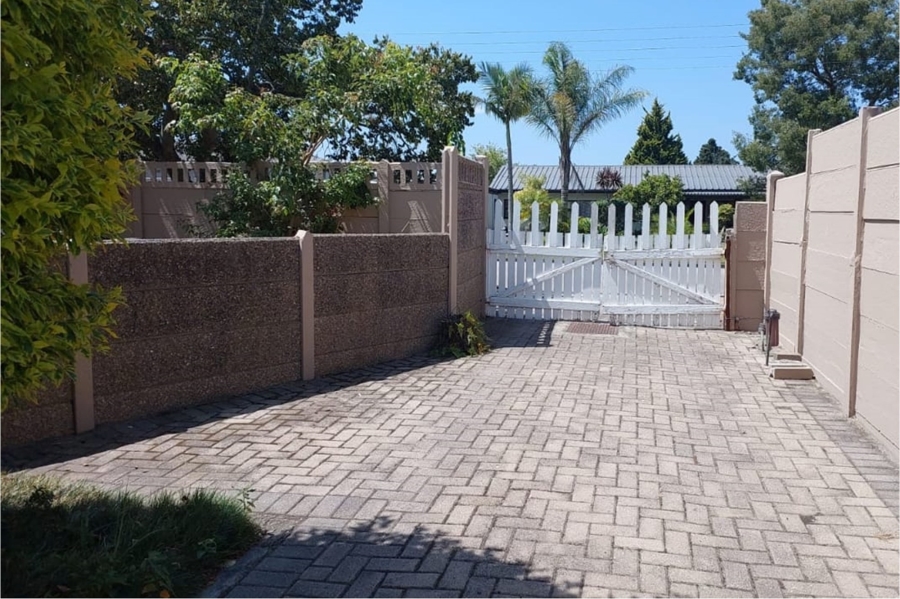 3 Bedroom Property for Sale in Denneoord Western Cape